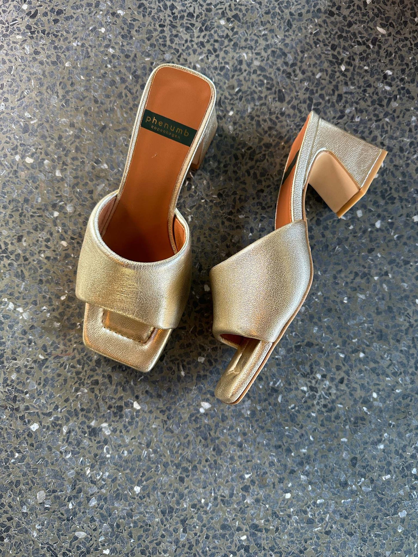 ESSENCE - Dame Sandal - Guld