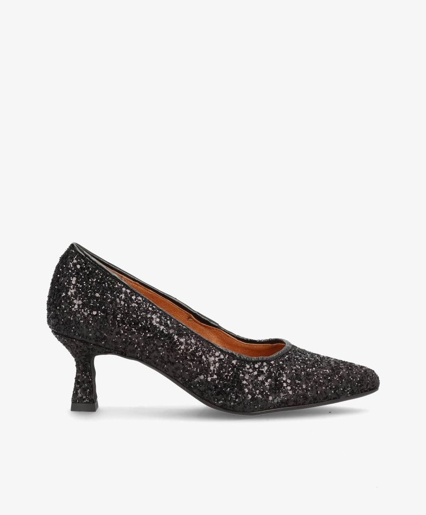 Sorte pumps fra Shoedesign Copenhagen med glimmer og spids snude.