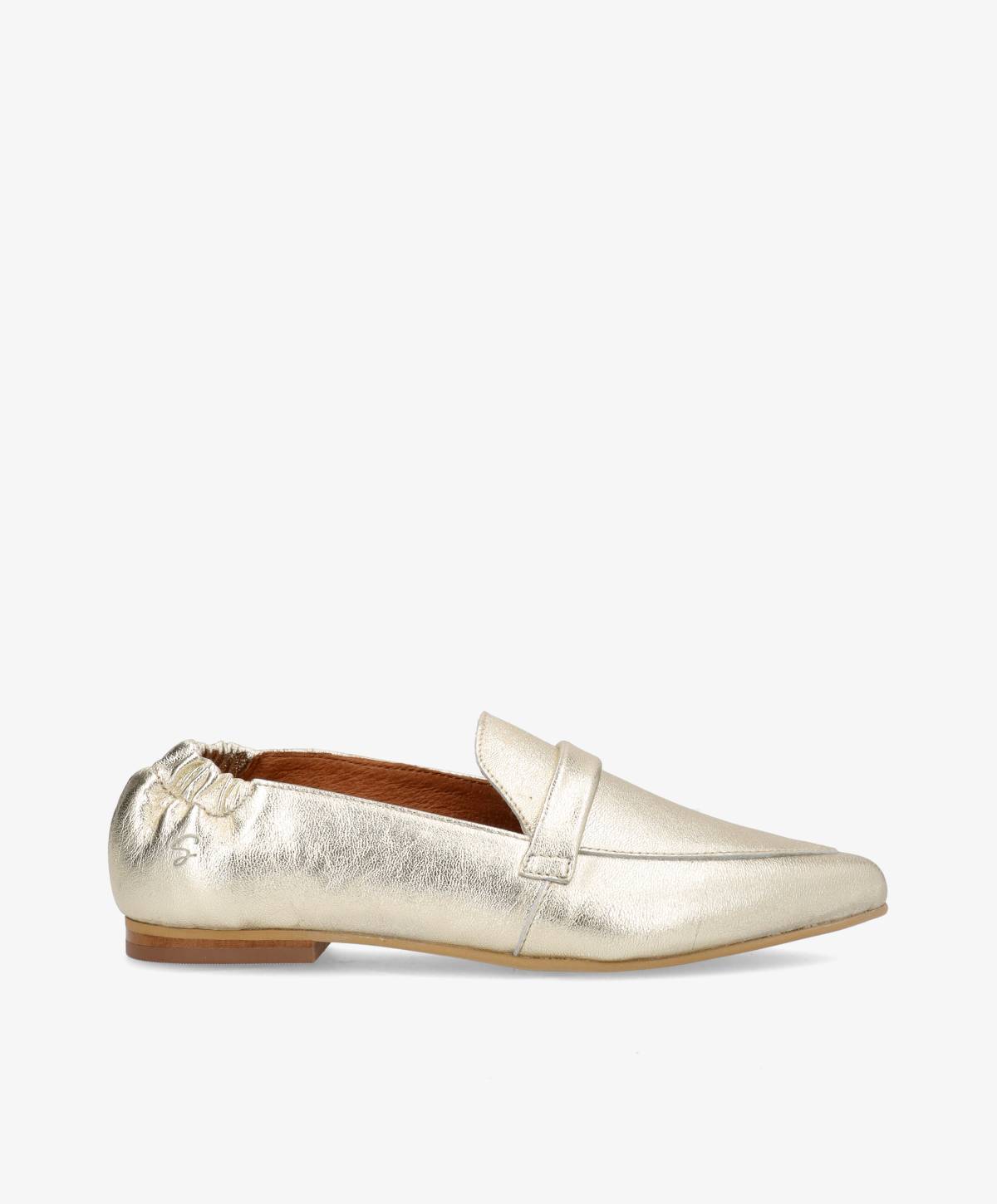 Guld skindloafers fra Shoedesign Copenhagen med spids snude.