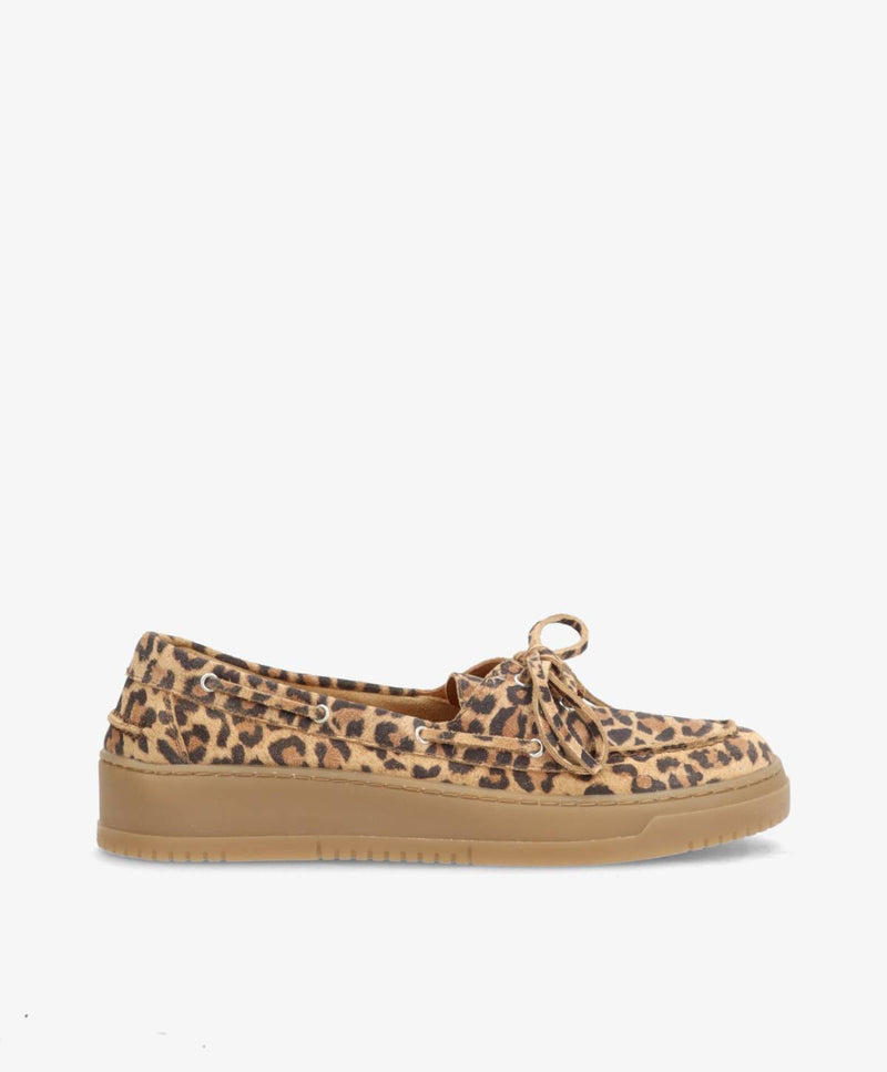 Leopardmønstrede loafers med snørebånd og gummisål.