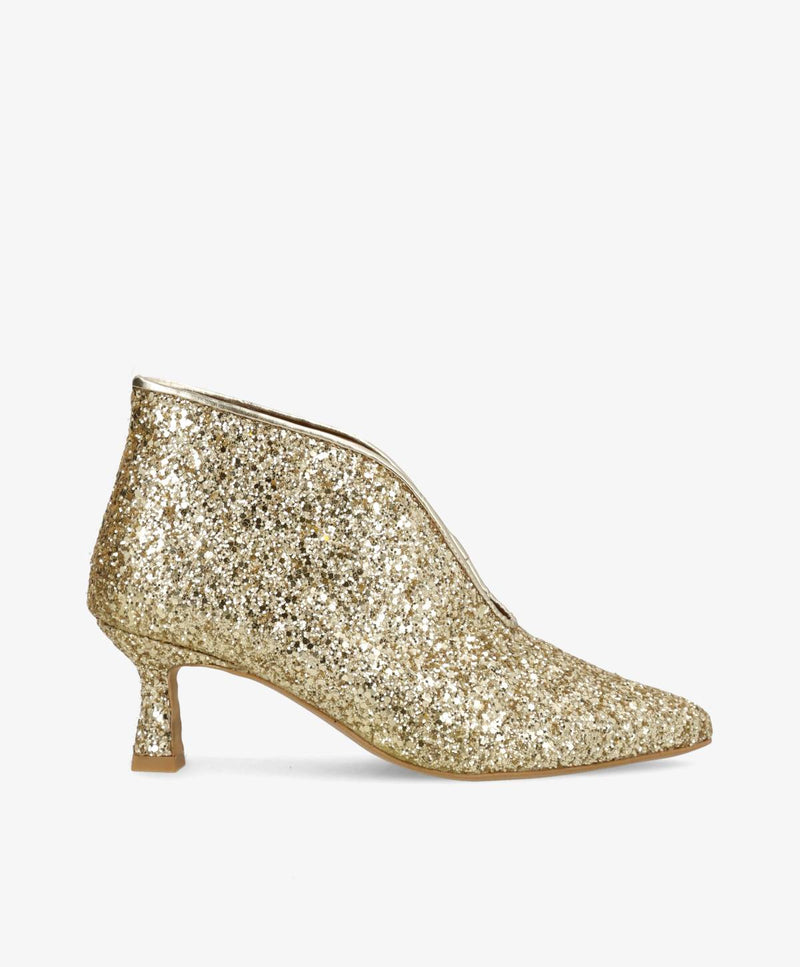 Guld glitterpumps fra Shoedesign Copenhagen med spids snude og kantet hæl.