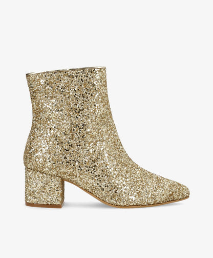 Shoedesign Copenhagen støvletter i guld glimmer med spids snude og kort hæl.