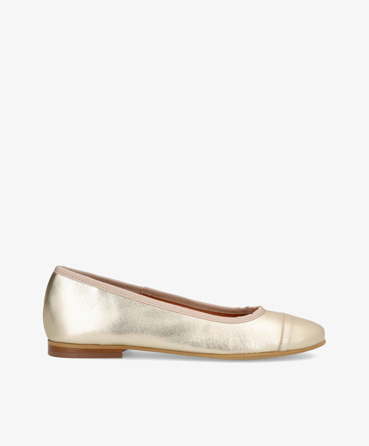 Guld ballerinaer i skind fra Shoedesign Copenhagen.