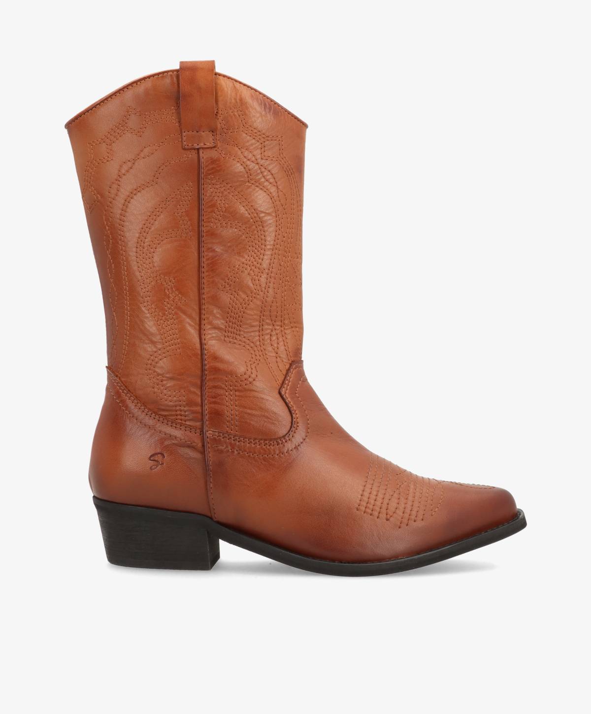 Cognacfarvede westernboots fra Shoedesign Copenhagen med spids snude og kort blokhæl.