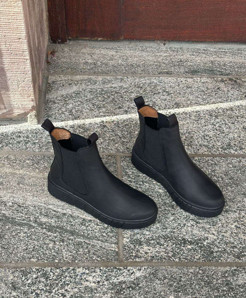 MOOVED BLK - Sort læder - Chelsea støvle Dame