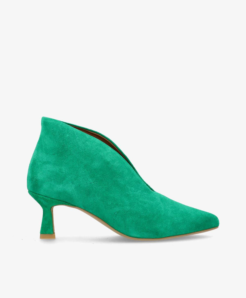 Grønne ruskindspumps fra Shoedesign Copenhagen med spids snude og kantet hæl.