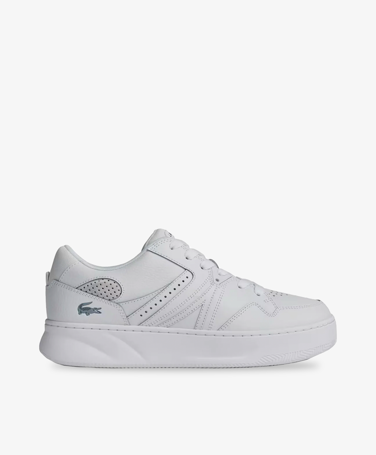 Hvide sneakers fra Lacoste med snørebånd og chunky bund.