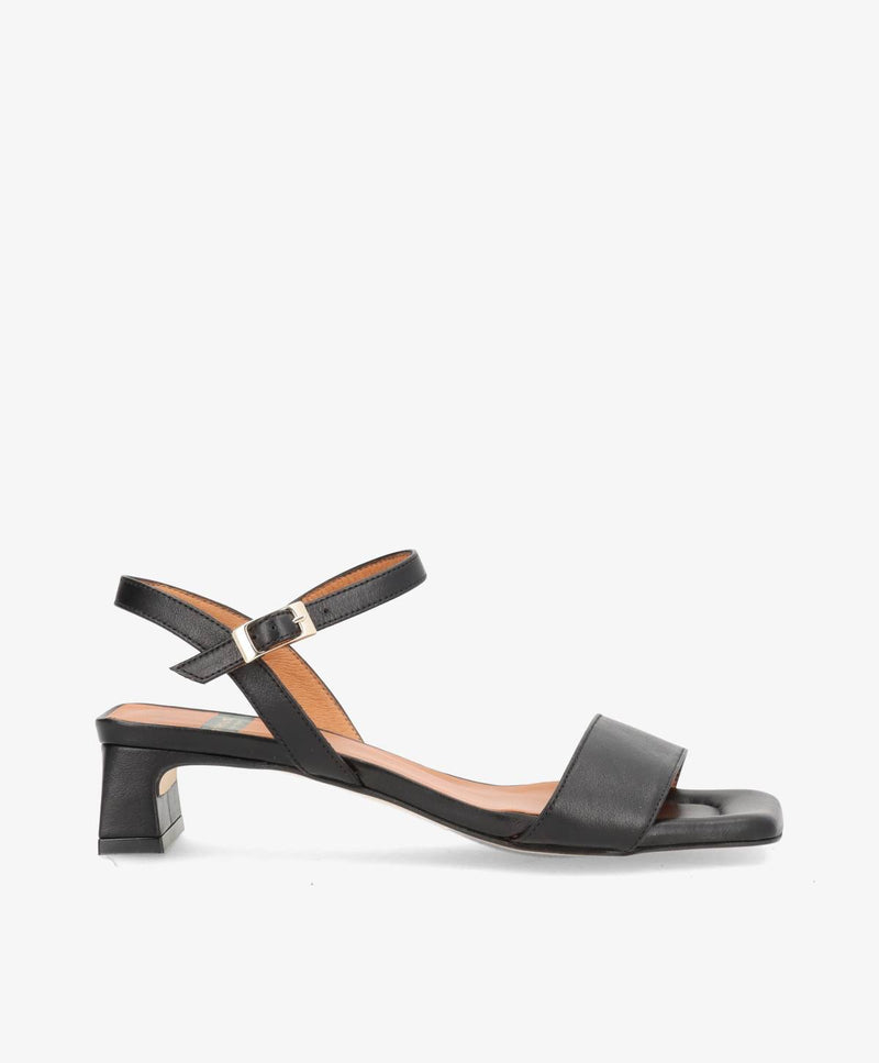 EMBRACE - Sort læder - Sandal med hæl Dame