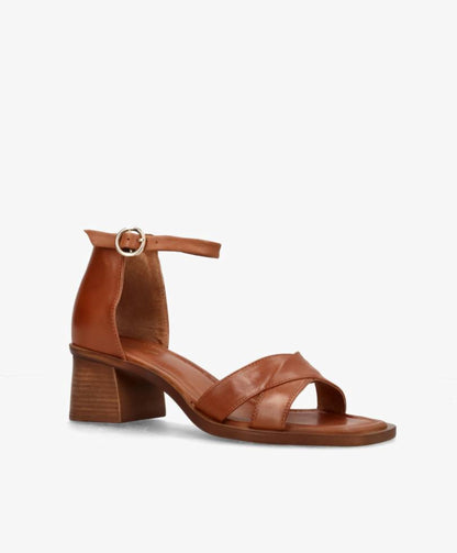 RIANNA - Mellembrun læder - Sandal med hæl Dame