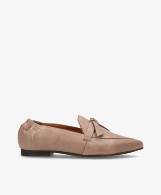 LUMIÉ - Beige læder - Loafers med spids Dame