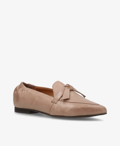 LUMIÉ - Beige læder - Loafers med spids Dame