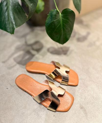 VIBELLA L - Slip-in sandal - Guld