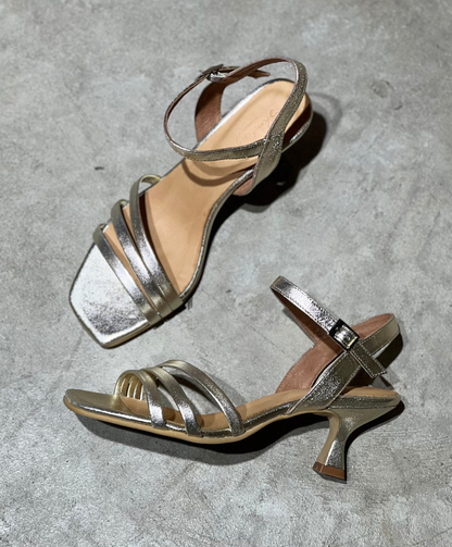 LAURA - Pumps - Guld